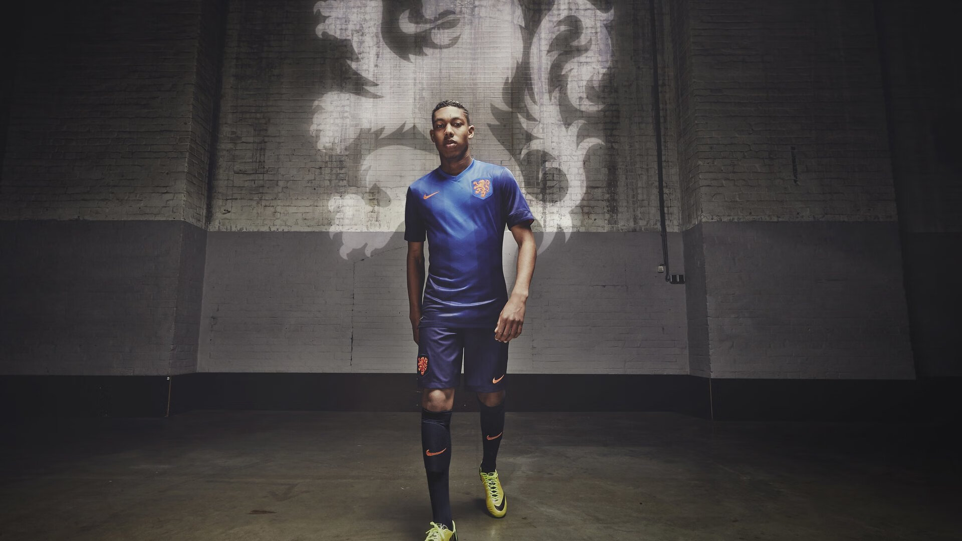 英超球队利用大数据优化快速反击战术的应用，英超打防反的球队